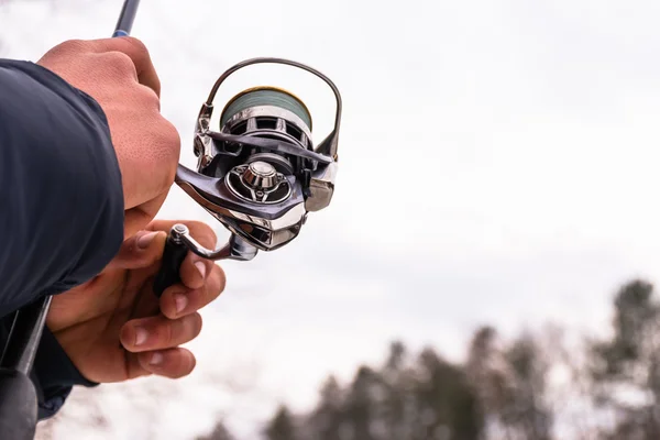 回転冬の漁師の魚 — ストック写真