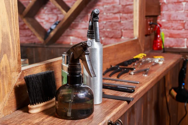 ツールの美容院。木製の背景のツールを床屋さん — ストック写真