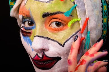 Yaratıcı, parlak makyaj. İlginç bir görüntü.