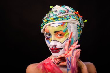 Yaratıcı, parlak makyaj. İlginç bir görüntü.