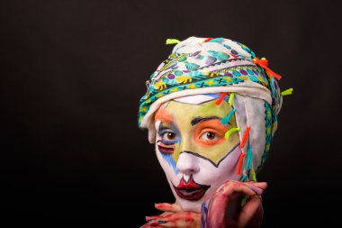 Yaratıcı, parlak makyaj. İlginç bir görüntü.