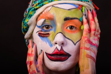 Yaratıcı, parlak makyaj. İlginç bir görüntü.