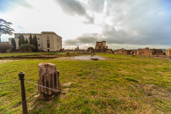 Roma - 13 Ocak: Roma Forumu Roma, İtalya görünümü üzerinde 13 Ocak 2016.