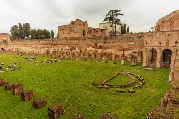 Rzym - 13 stycznia: Widok Forum Romanum na 13 stycznia 2016 w Rzym, Włochy. — Zdjęcie stockowe