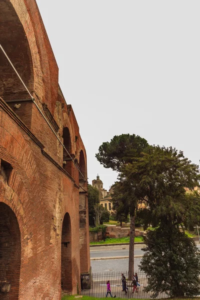 ROMA - 13 gennaio: Veduta del Foro Romano il 13 gennaio 2016 a Roma . — Foto Stock