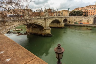 Roma - 12 Ocak: Roma, İtalya için 12 Ocak 2016 Tiber Nehri'nin güzel görünüm.
