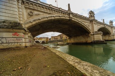 Roma - 12 Ocak: Roma, İtalya için 12 Ocak 2016 Tiber Nehri'nin güzel görünüm.
