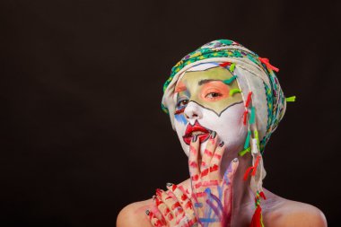 Yaratıcı, parlak makyaj. İlginç bir görüntü.