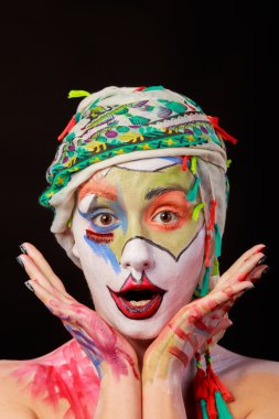 Yaratıcı, parlak makyaj. İlginç bir görüntü.