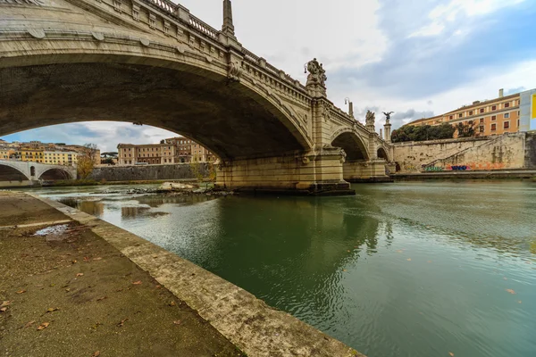 ROME - 12 janvier : Belle vue sur le Tibre 12 janvier 2016 à Rome, Italie . — Photo