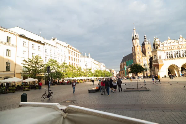 KRAKOW, POLONIA - 15 de septiembre: Escénicas e históricas calles de Cracovia, Polonia, 22 de septiembre de 2015 — Foto de Stock