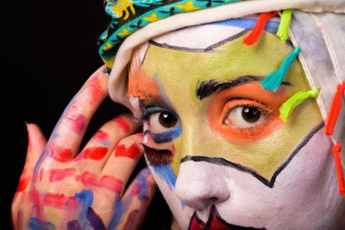 Yaratıcı, parlak makyaj. İlginç bir görüntü.