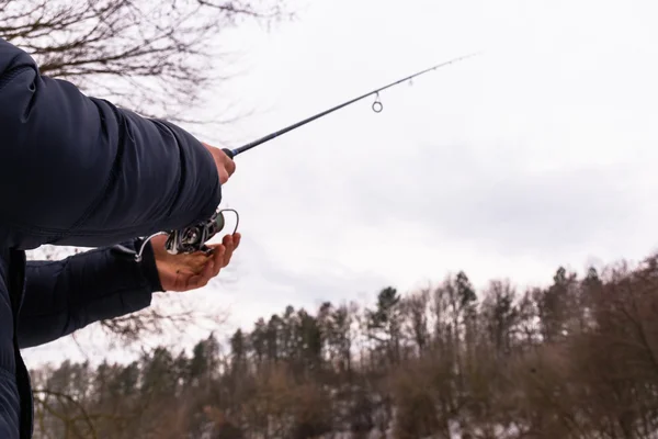 Halász halak spinning télen — Stock Fotó
