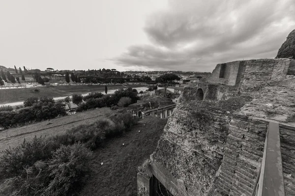 ROMA - 13 de janeiro: Vista do Fórum Romano em 13 de janeiro de 2016 em Roma, Itália . — Fotografia de Stock