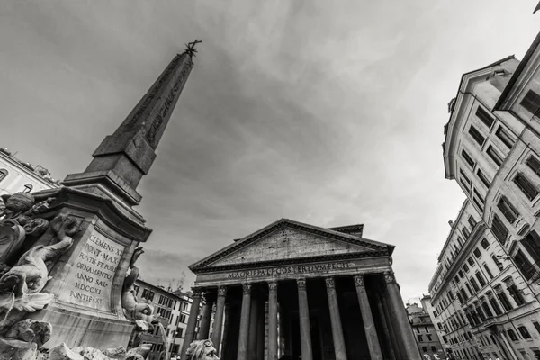 ROME - 13 janvier : Vue du panthéon romain le 13 janvier 2016 à Rome, Italie . — Photo