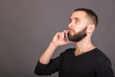 Telefon ile başarılı delikanlı