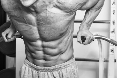 Güçlü performans gösteren fiziksel egzersizler