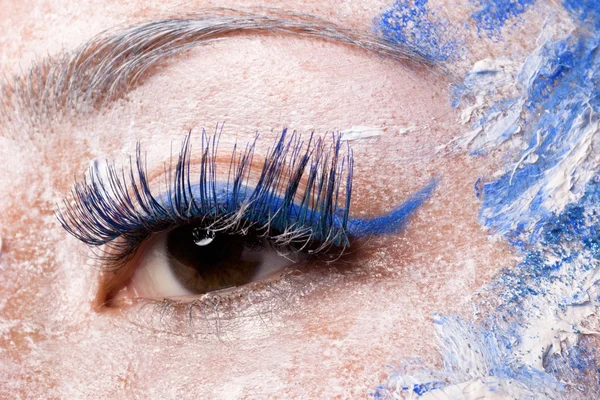 Maquillaje de arte. Hermoso retrato de mujer con maquillaje, primer plano — Foto de Stock