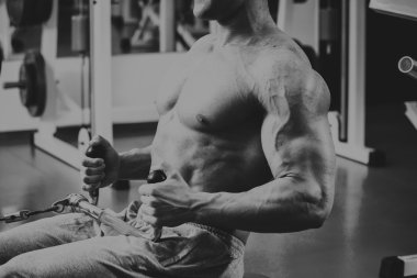 Güçlü performans gösteren fiziksel egzersizler