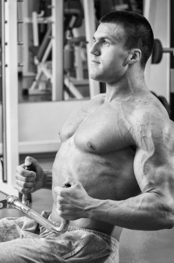 Güçlü performans gösteren fiziksel egzersizler