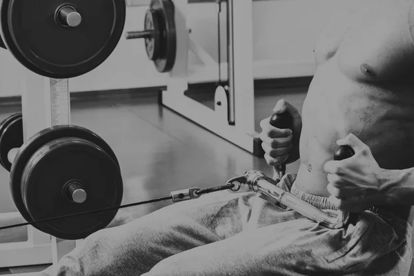 Forte realização de exercícios físicos — Fotografia de Stock