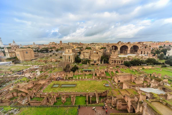 ROME - 13 janvier : Vue du Forum Romain du 13 janvier 2016 à Rome, Italie . — Photo
