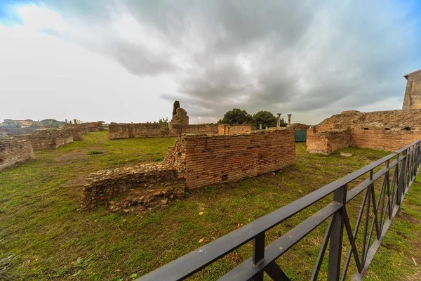 Rome - 13 januari: Uitzicht op het Forum Romanum van een hoogte op 13 januari 2016 in Rome, Italië. — Stockfoto