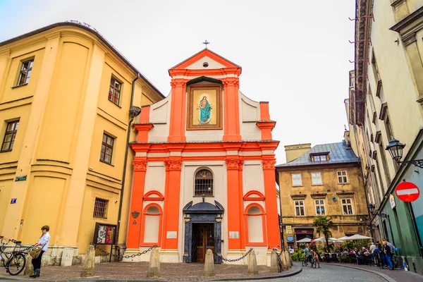 KRAKOW, POLÓNIA - SETEMBRO 15: As ruas de Cracóvia, Polônia, em 22 de setembro de 2015 — Fotografia de Stock