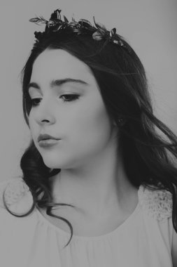 Güzel saç siyah beyaz portre kadınla