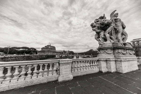 ROMA - 12 de janeiro: Bela vista do rio Tibre 12 de janeiro de 2016 em Roma, Itália . — Fotografia de Stock