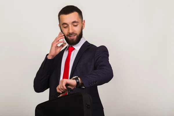 Junger stilvoller Geschäftsmann im Businessanzug. — Stockfoto