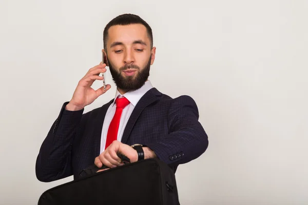 Junger stilvoller Geschäftsmann im Businessanzug. — Stockfoto