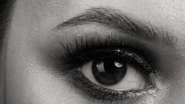 Güzel göz makyaj eyeliner