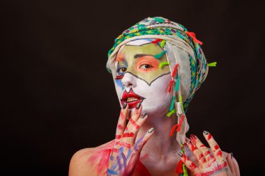 Yaratıcı, parlak makyaj. İlginç bir görüntü.