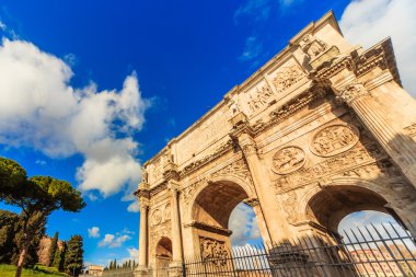 Roma - 10 Ocak: 10 Ocak 2016 yılında Coliseum dış Roma, İtalya.