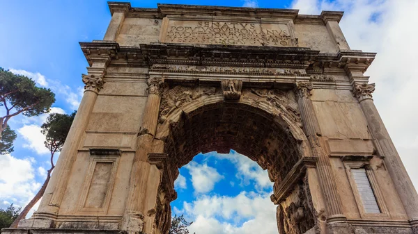 Roma - 13 Ocak: Roma Forumu Roma, İtalya görünümü üzerinde 13 Ocak 2016.