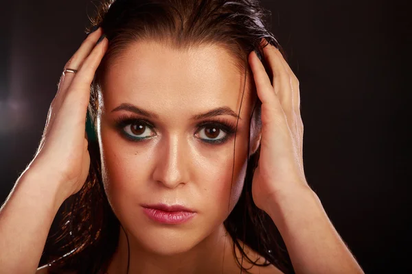 Beauty fashion portrait of a brunette. Portrait of a girl in low key — Stock Photo, Image