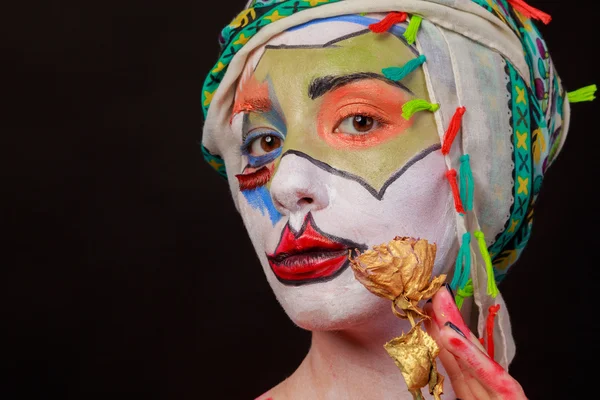 Yaratıcı, parlak makyaj. İlginç bir görüntü.