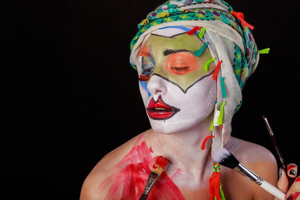 Sanat makyaj. Güzel kadın portre makyajlı, yakın çekim