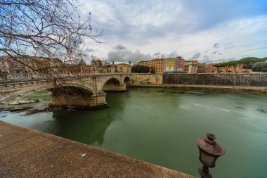 Roma - 12 Ocak: Roma, İtalya için 12 Ocak 2016 Tiber Nehri'nin güzel görünüm.