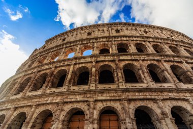 Roma - 10 Ocak: 10 Ocak 2016 yılında Coliseum dış Roma, İtalya.