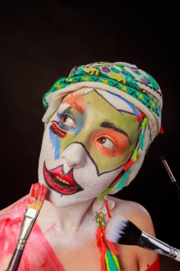 Sanat makyaj. Güzel kadın portre makyajlı, yakın çekim