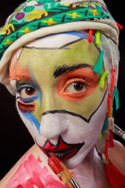 Sanat makyaj. Güzel kadın portre makyajlı, yakın çekim