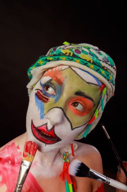 Sanat makyaj. Güzel kadın portre makyajlı, yakın çekim