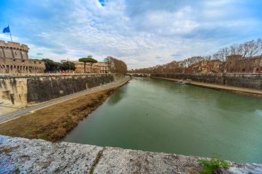 Roma - 12 Ocak: Roma, İtalya için 12 Ocak 2016 Tiber Nehri'nin güzel görünüm.