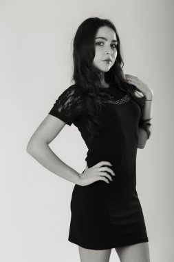 Güzel saç siyah beyaz portre kadınla