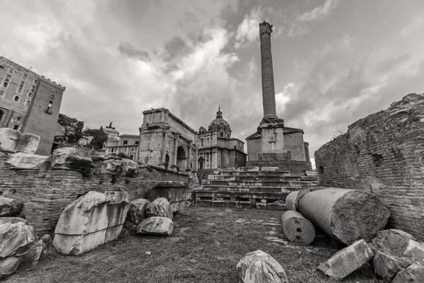 Roma - 13 Ocak: Roma Forumu Roma, İtalya görünümü üzerinde 13 Ocak 2016.