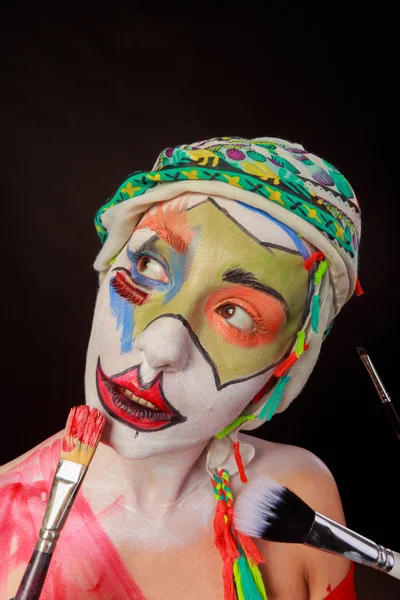 Sanat makyaj. Güzel kadın portre makyajlı, yakın çekim