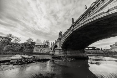 Roma - 12 Ocak: Roma, İtalya için 12 Ocak 2016 Tiber Nehri'nin güzel görünüm.
