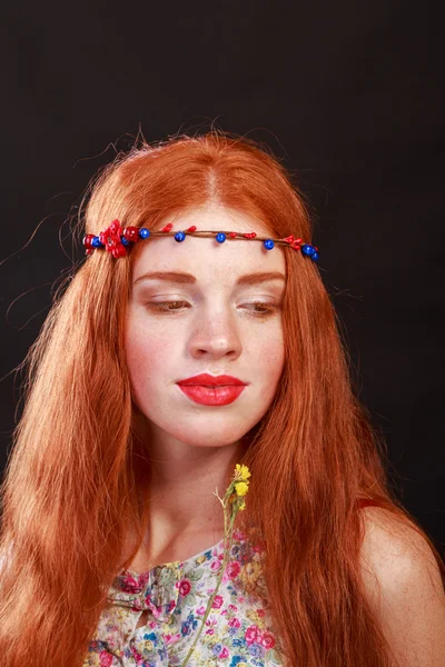 매력적인 빨간 머리 여자의 초상화 — 스톡 사진